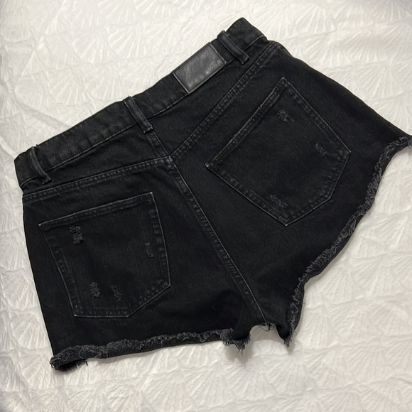 Zara Black denim Jean Shorts - Picture 4 of 6
